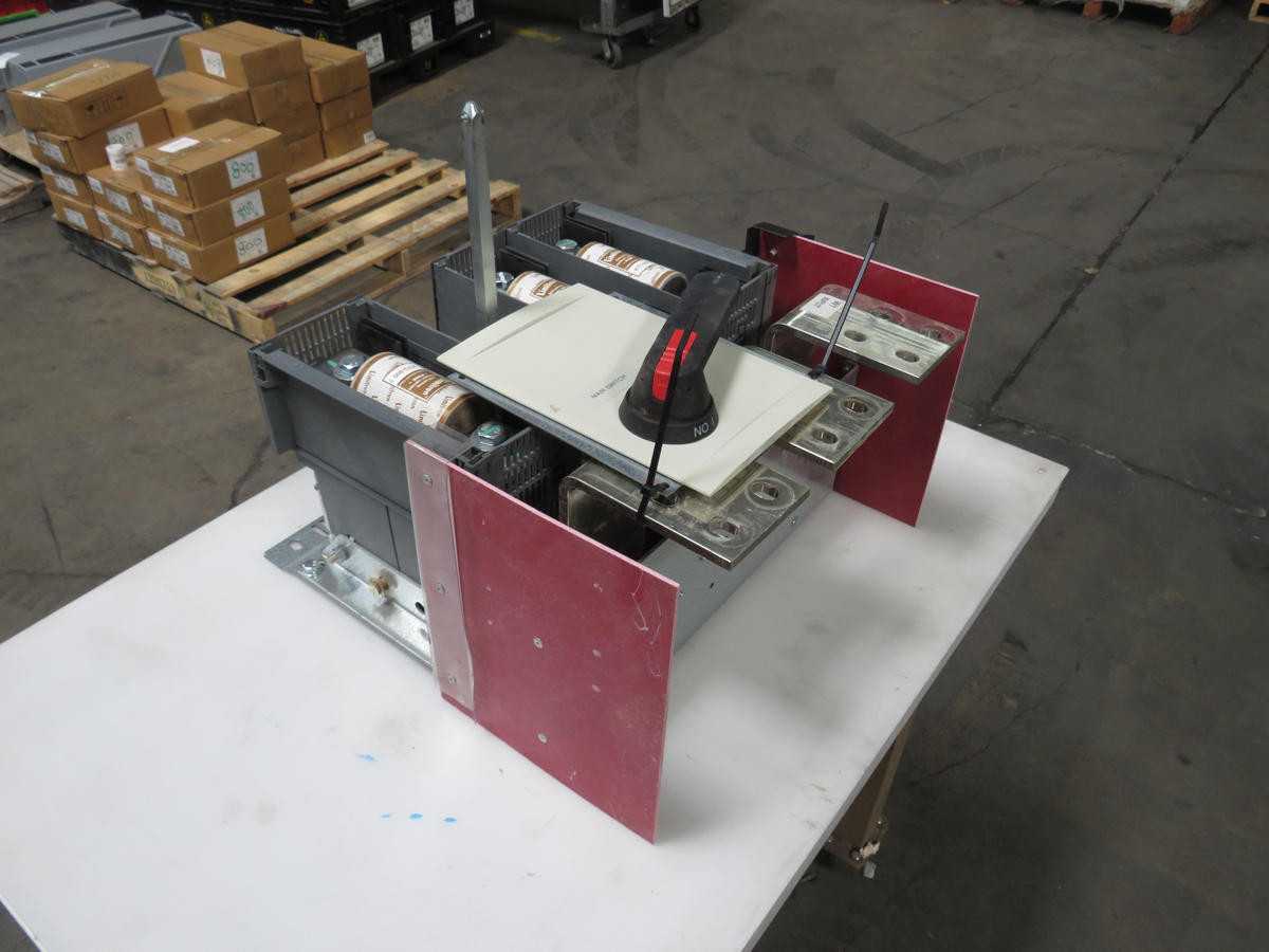 ABB OES800L12 DISCONNECT SWITCHES, 3-POLE, 600 VAC, 800 A, 600 HP, 1000 V UI, 8 KV UIMP - SWITCHES