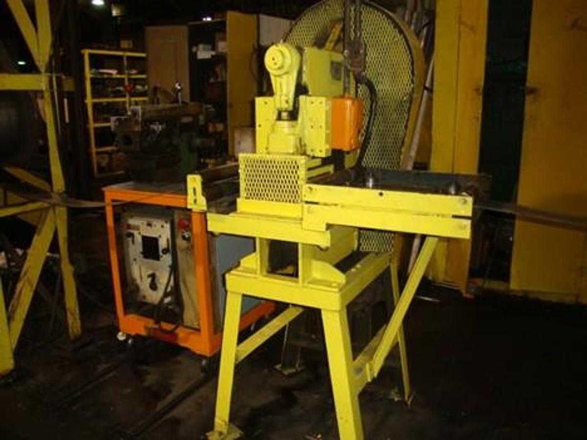 1980 YODER M2-2 1/2 INDUCTION TUBE MILL LINE, 100 FPM, YODER 6-STAND ROUGHING, 4-STAND SIZING - METAL FABRICATION