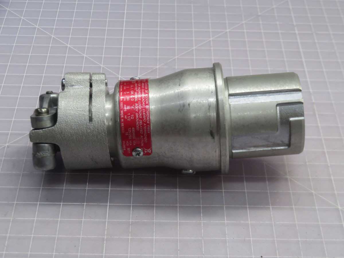 CROUSE-HINDS CPP-4553 HAZADEROUS LOCATION PLUG T263834 - CIRCUIT BREAKERS