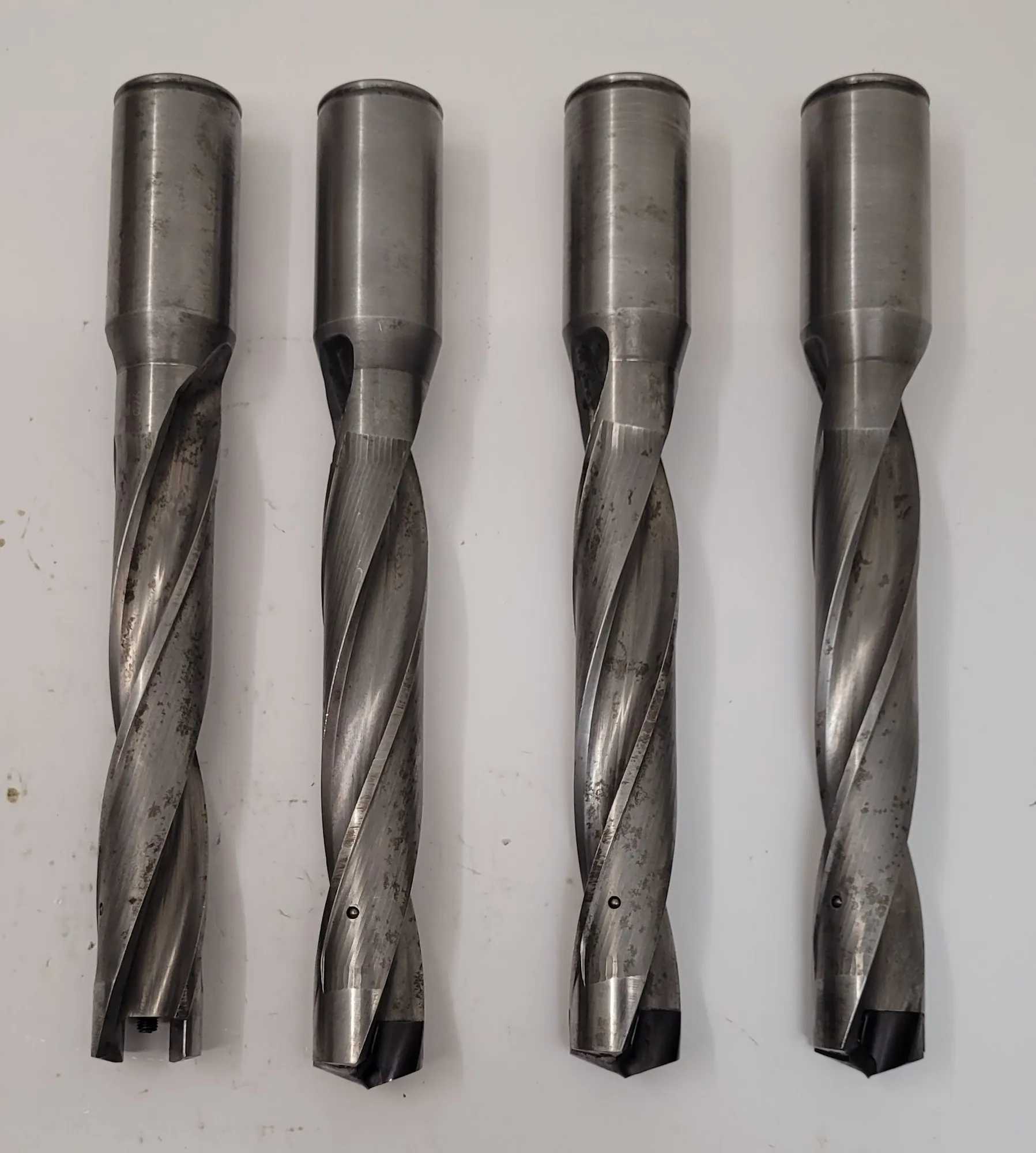 KENNAMETAL INDEXABLE INSERT DRILL, 26MM DIAMETER, 2 FLUTES, STRAIGHT SHANK 1.25" DIA, RIGHT-HAND - MACHINING TOOLING & PARTS