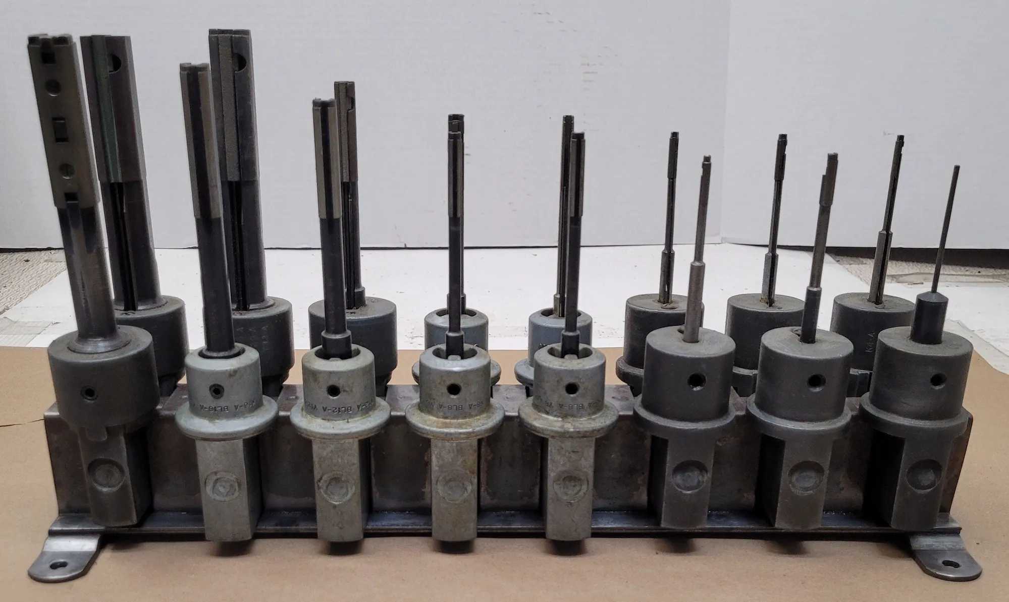 SUNNEN HONING MANDREL SET (16 MANDRELS) W/ RACK - MACHINING TOOLING & PARTS