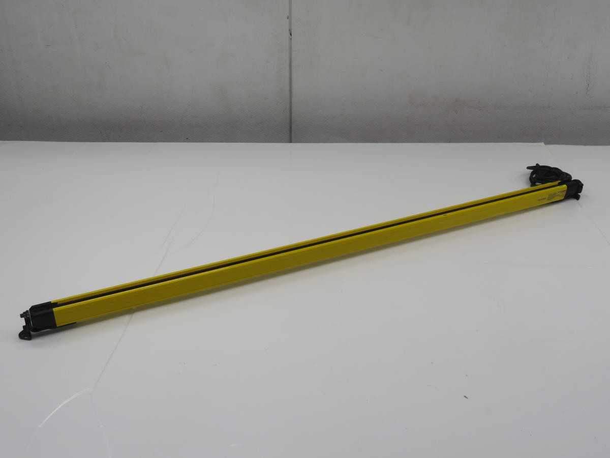 Keyence GL-R60H-T Safety Light Curtain Transmitter, 1180mm Height, 25mm MDO, 15 M Range - FLOW TRANSMITTER