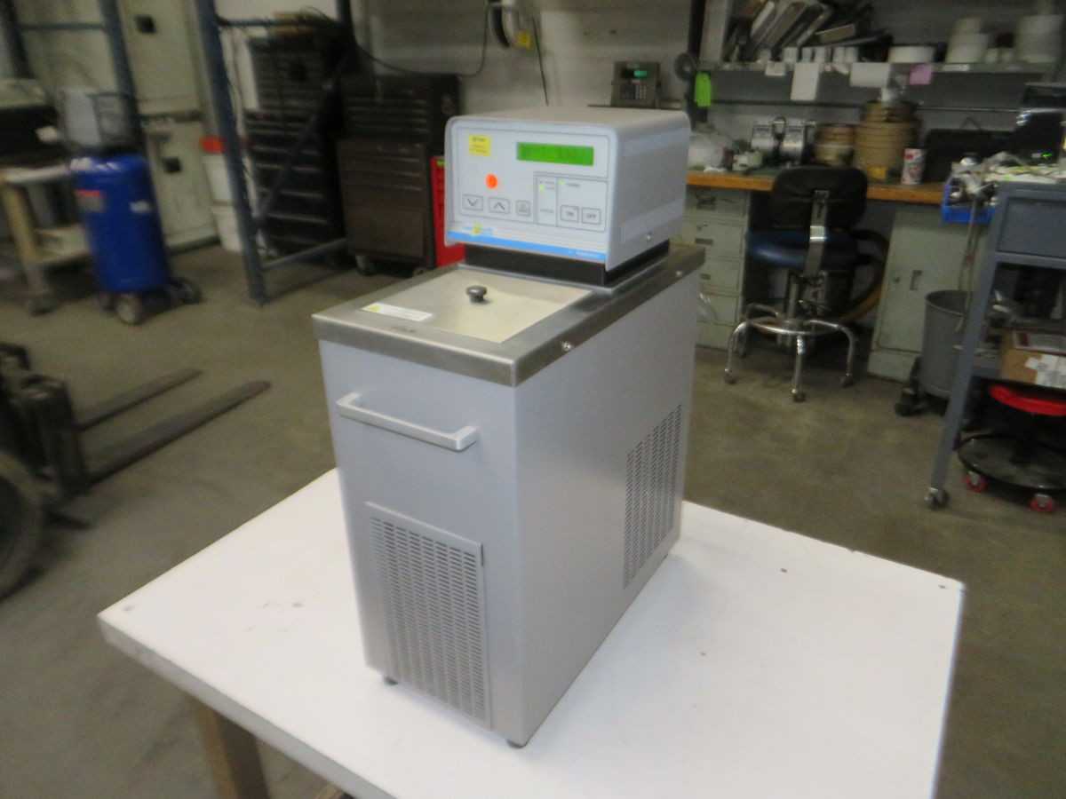POLY SCIENCE 1166 DIGITAL HEATED REFRIGERATED RECIRCULATOR CHILLER - LAB & SCIENTIFIC