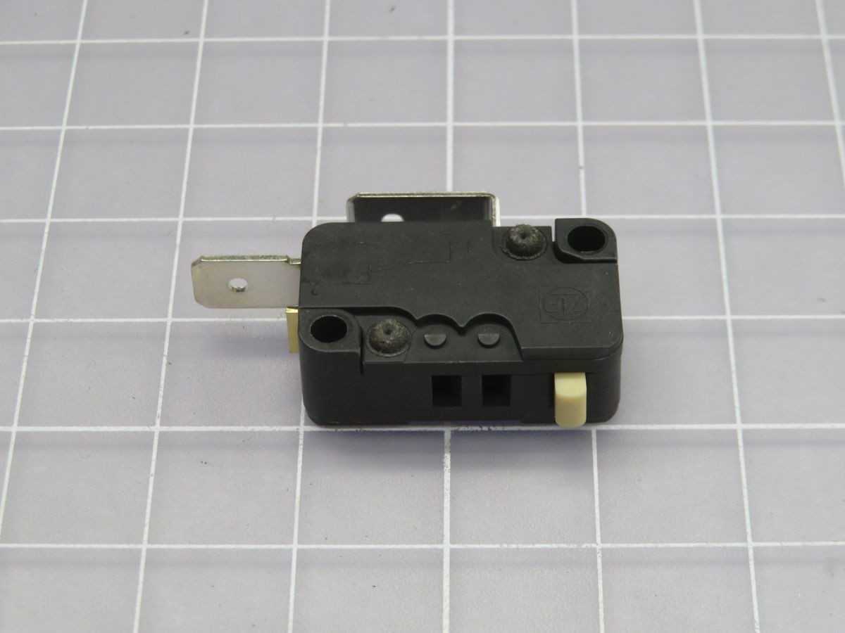 Lot Of 300 ZF D437-VGAE-65 Microswitch T262434 For Reliable Performance - SWITCHES