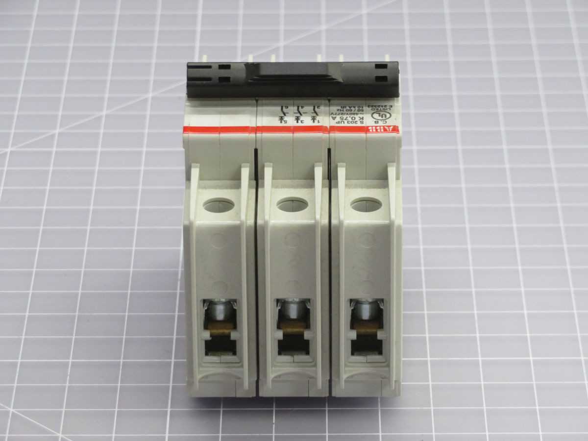 LOT OF 2 ABB S 203UP - K0,75 2CDS273317R0187 CIRCUIT BREAKER T260586 - CIRCUIT BREAKERS