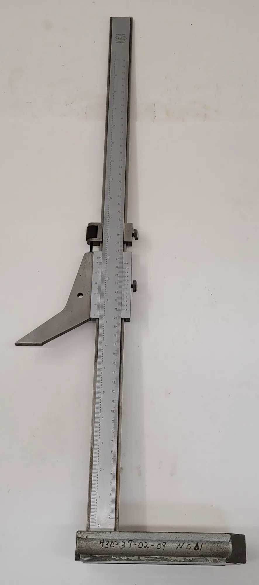 FOWLER HELIOS VERNIER HEIGHT GAUGE, 0-22”/55CM RANGE, .001”/0.05MM RESOLUTION - MACHINING TOOLING & PARTS