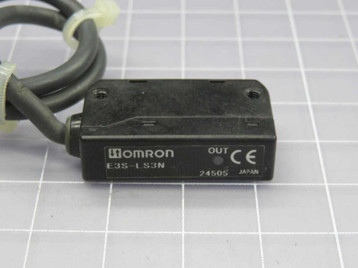 LOT OF 40 OMRON E3S-LS3N PHOTOELECTRIC DIFFUSE - SENSORS