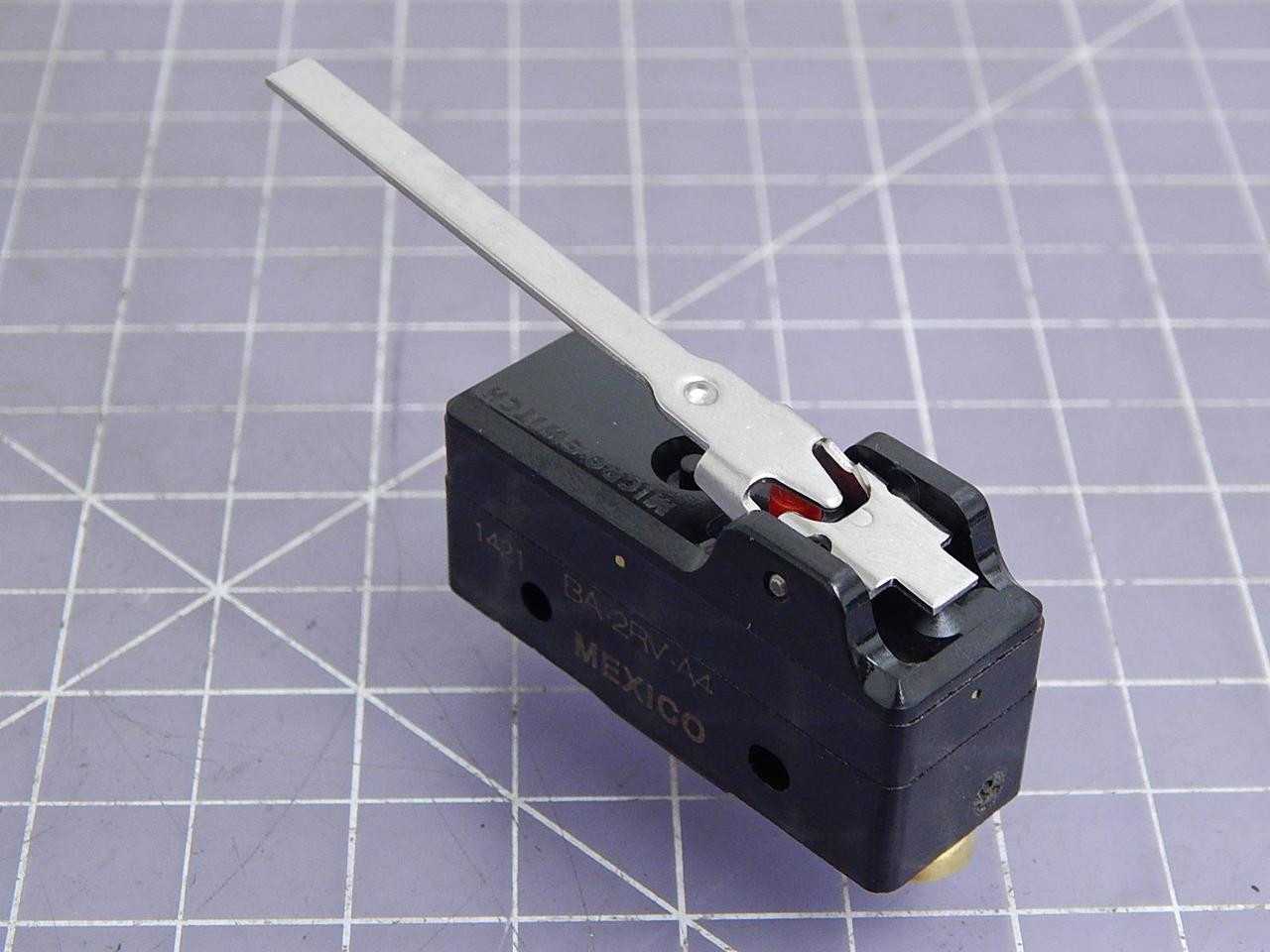 Lot of 200 Micro Switch BA-2RV-A4 Basic / Snap Action Switches 20 A 2.5 " Flat Lever Screw Terminals - SWITCHES