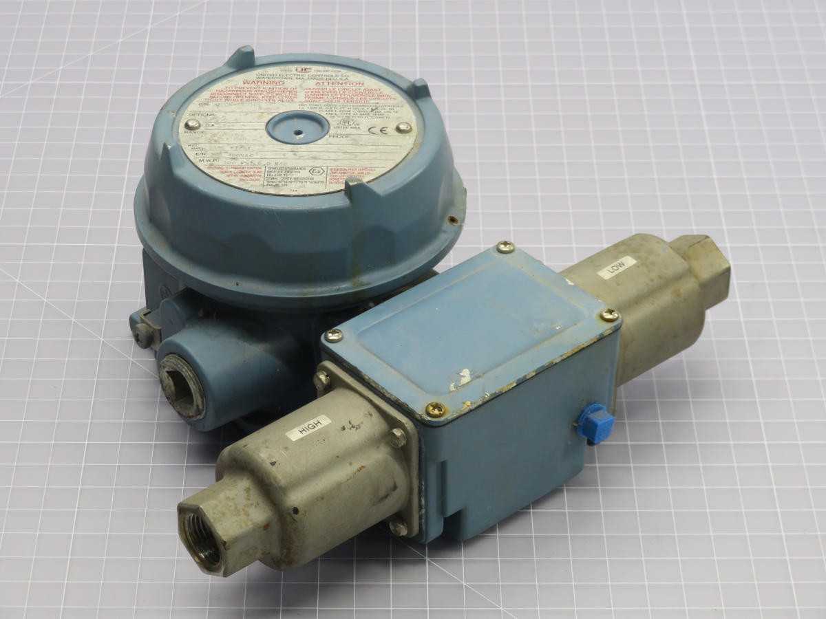 UNITED ELECTRIC J120K-S147B SPDT DIFFERENTIAL PRESSURE SWITCH
 T217919 - SWITCHES