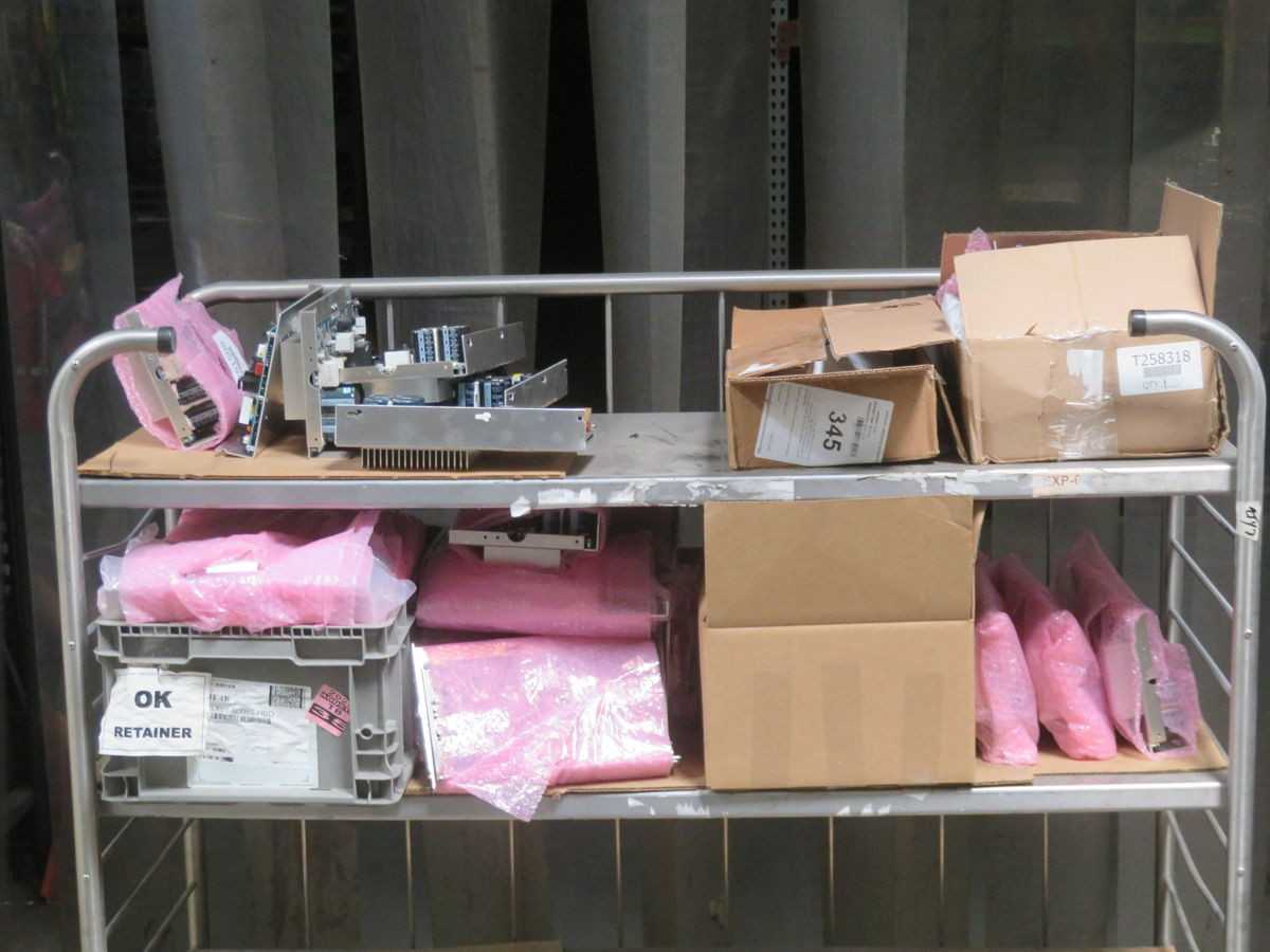 LIFE FITNESS LOT OF CONTROLS T261849 - OPERATOR CONTROLS