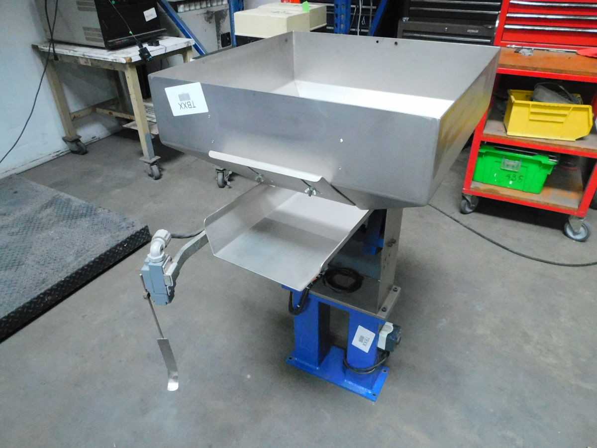 SERVICE ENGINEERING 24277 VIBRATORY PARTS FEEDING HOPPER 24" SS - VIBRATORY FEEDER