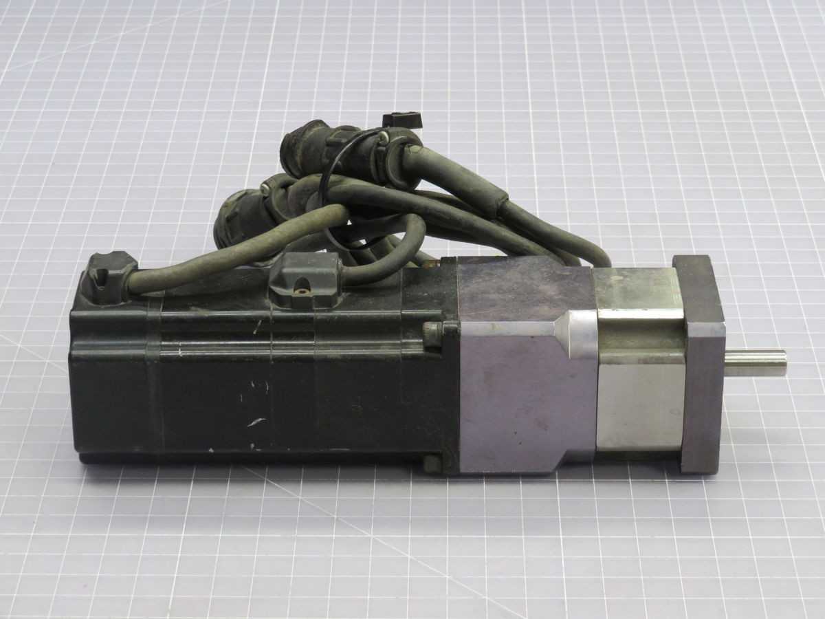Allen Bradley Y-2006-2-H04AA Servo, 0.69 Nm Stall Torque, 4500 RPM Max Speed - SERVO DRIVES