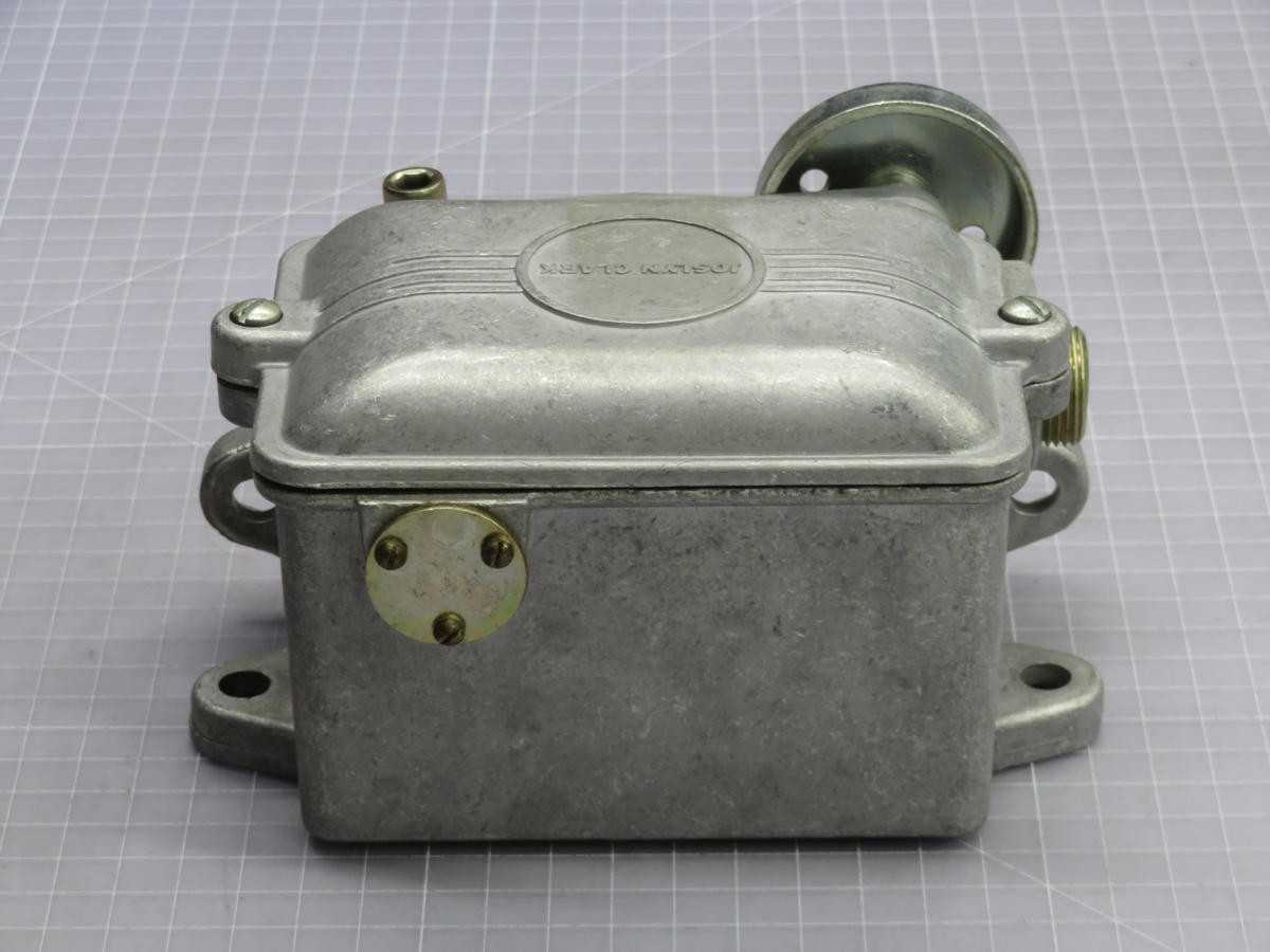 JOSLYN CLARK HLLA-1 LIMIT SWITCH, 25A RATING, 600VAC VOLTAGE, DPDT CONTACTS, NEMA 4/13 ENCLOSURE - SWITCHES
