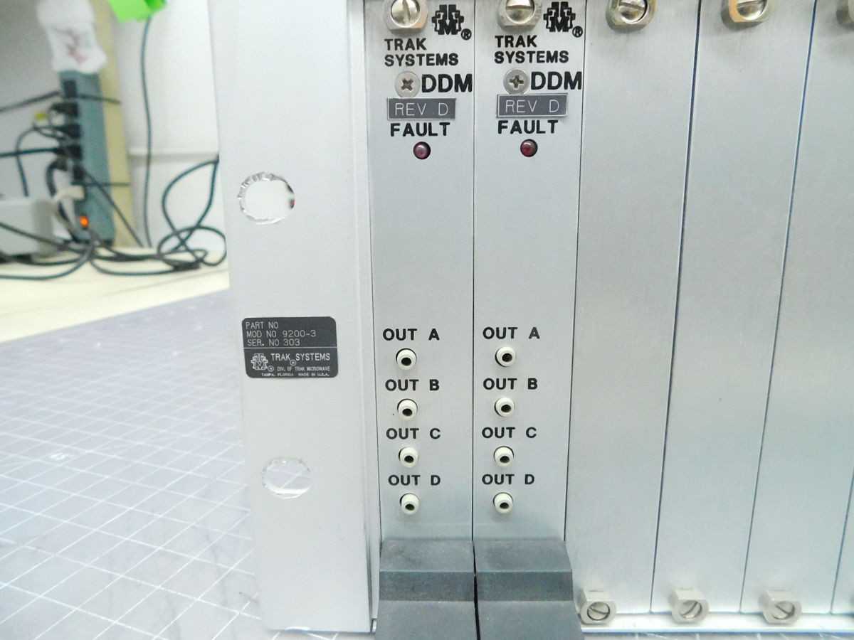 TRAK SYSTEMS 9200-3, 9220-1 GPS TIME STANDARD MOTOROLA SIMULCAST SYSTEM C M7002 - ELECTRICAL TIMERS