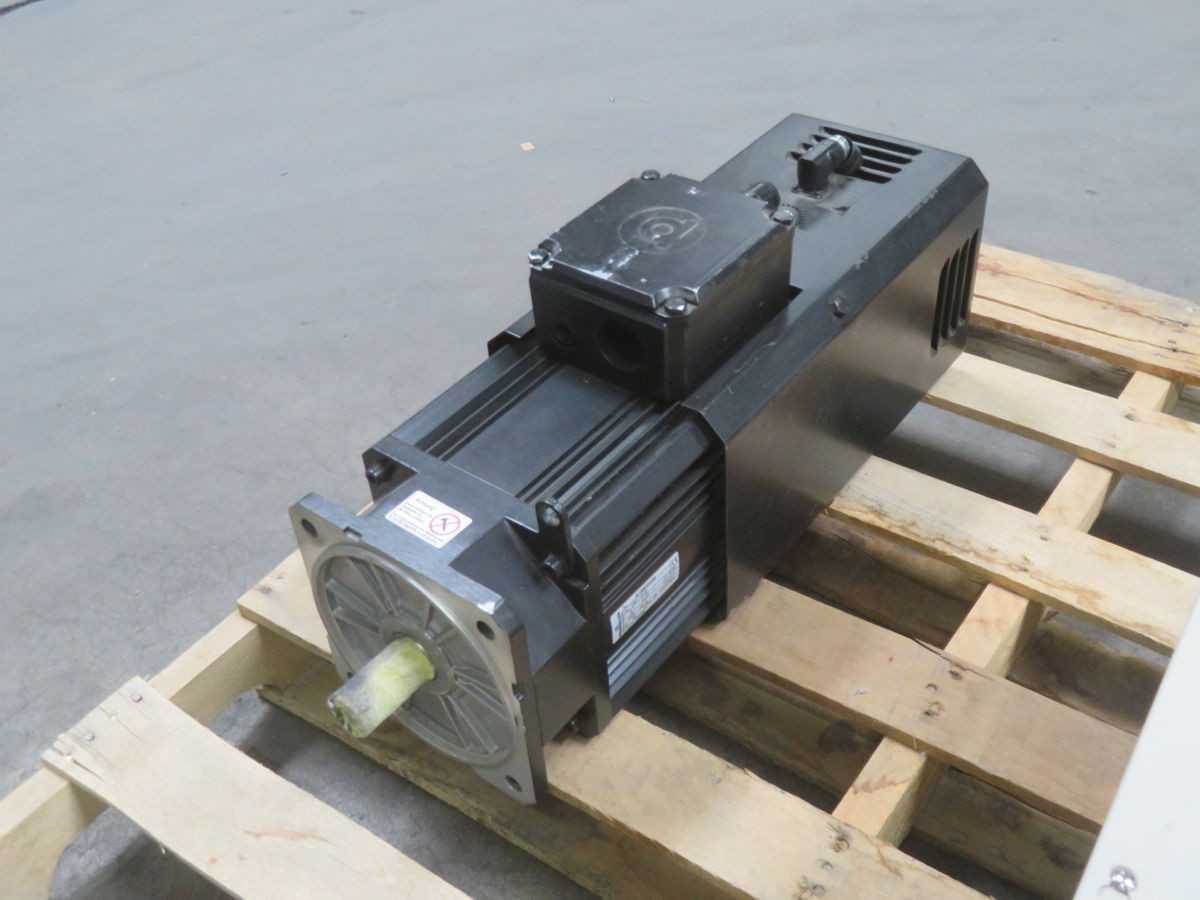 BAUMULLER 100-M 816603499, 3000 RPM SPEED, 11 NM TORQUE, 3.45 KW POWER, 300 V VOLTAGE, 10.4 A CURRENT - SERVO
