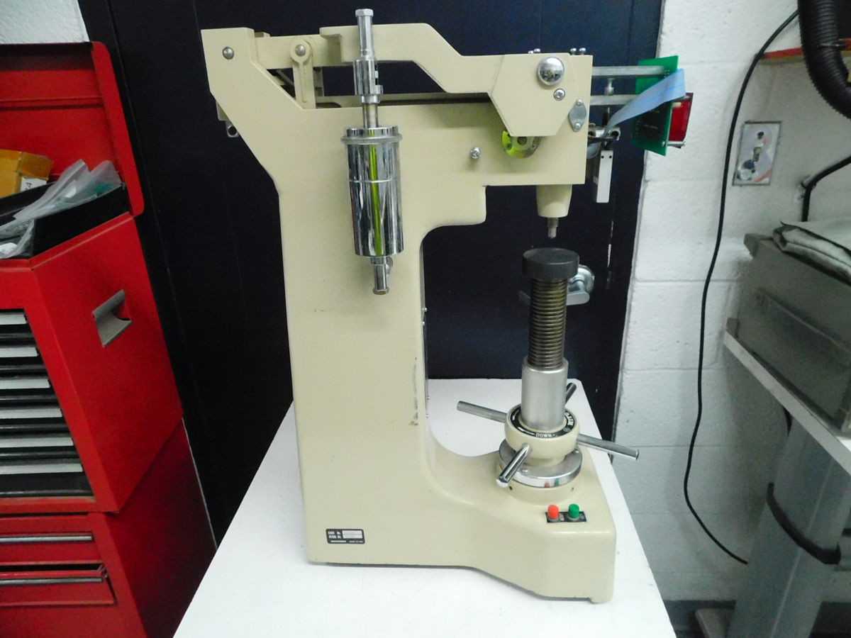 MITUTOYO 940-142 HARDNESS TESTER - HARDNESS TESTERS