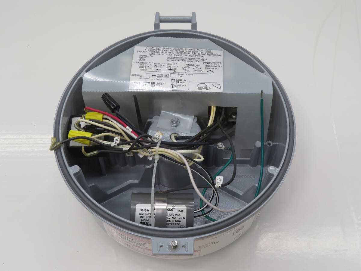 Crouse Hinds VMVS100/MT Ballast, 100W Power, 100W MH Lamp, 120/208/240/277V Voltage, 60Hz Freq - LIGHT FIXTURES