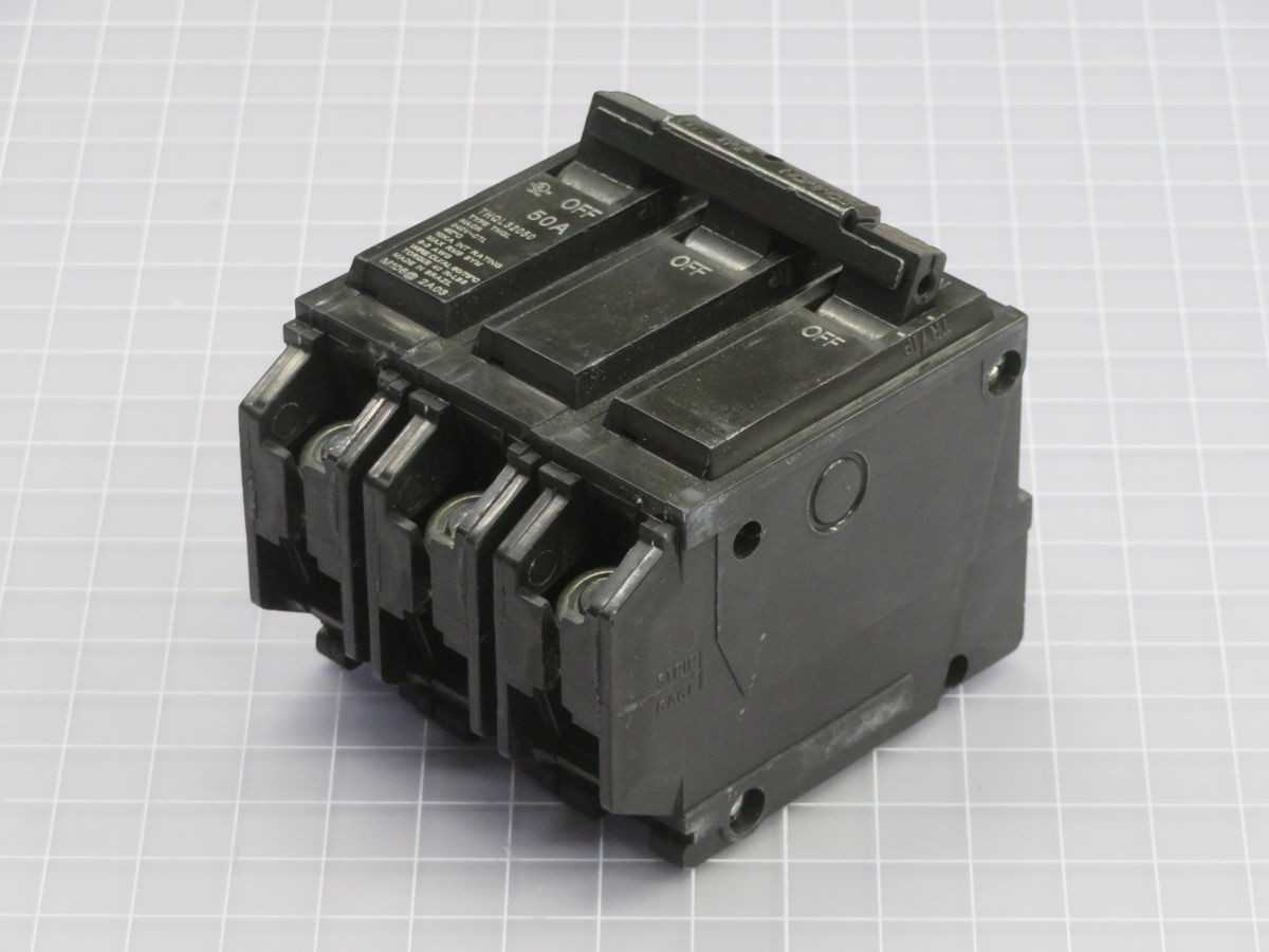 LOT OF 3 GE THQL32050 CIRCUIT BREAKER T260574 - CIRCUIT BREAKERS