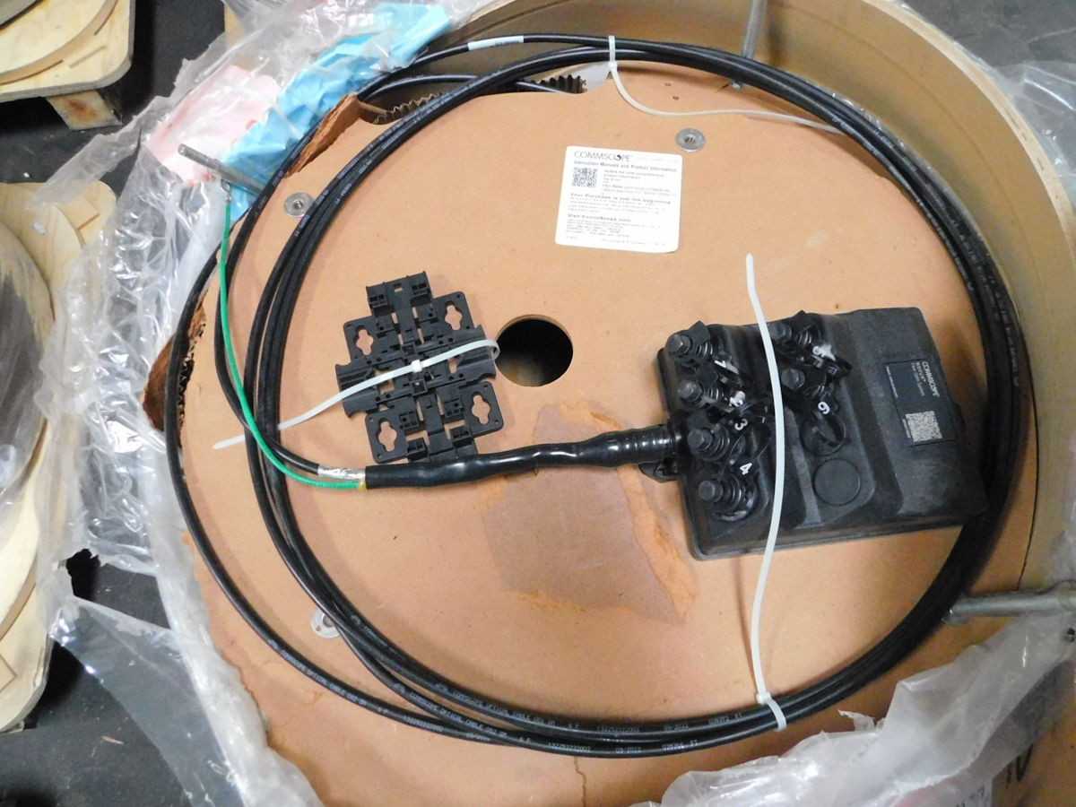 COMMSCOPE HST-B6HNC0500NU000 FIBER OPTIC NOVUX™ TERMINAL, 6-PORT,SINGLE MODE 6 FIBER,500FT. M7221 - FIBER OPTIC CABLE