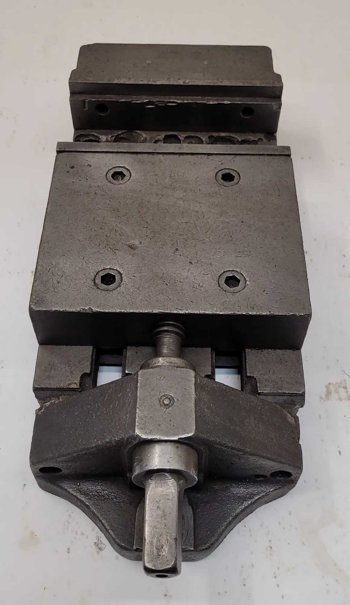 Machinist Vise, 6 Inch Jaw Opening - MACHINING ACCESSORIES & TOOLING