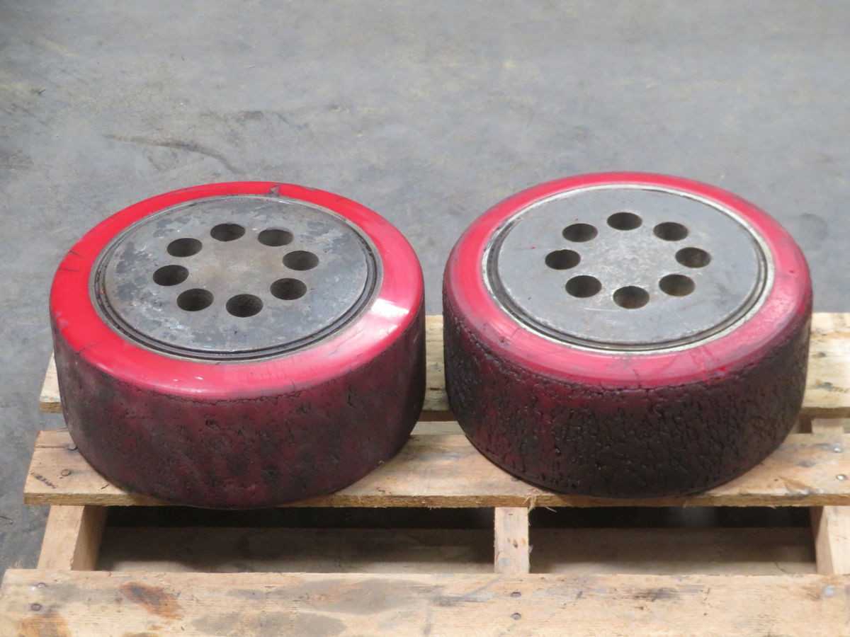 LOT OF 2 CROWN WHEEL ASSY T261802 - INDUSTRIAL PARTS