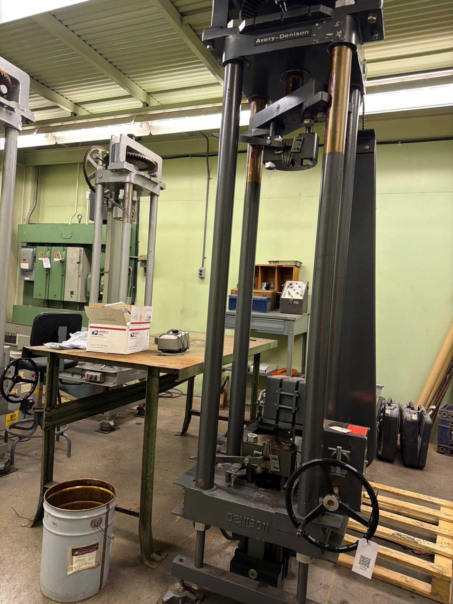Avery-Denison Tensile Stress Relaxation Tester - MATERIAL TESTING