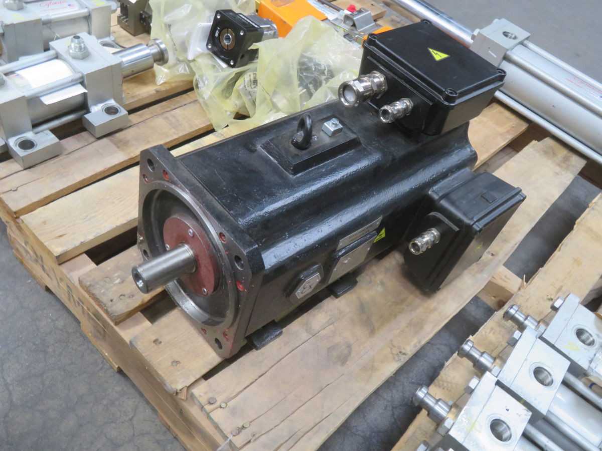 EW HOF 455058 SECD 100-17 / S 847 High-Performance Synchronous Servo Motor - SERVO