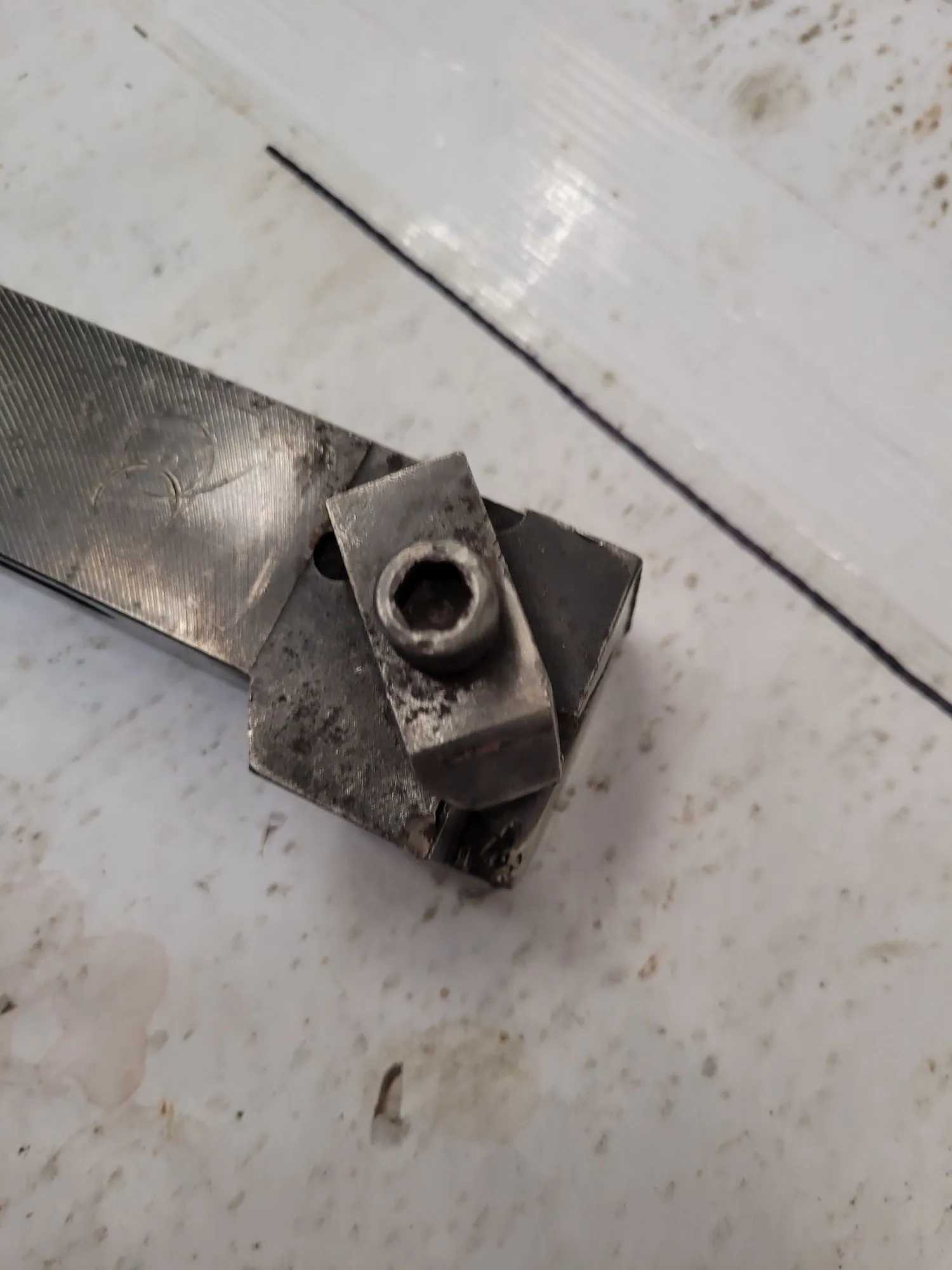 LOT OF 3 TOOL HOLDERS: ISCAR MVJNR 16-3, GHMR 25.4, AND KENNAMETAL NEL-205D - MACHINING TOOLING & PARTS