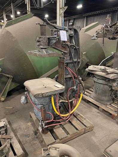 SPO 114-JU JOLT SQUEEZE MOLDING MACHINE, 14-IN SQUEEZE CYLINDER - METAL FABRICATION
