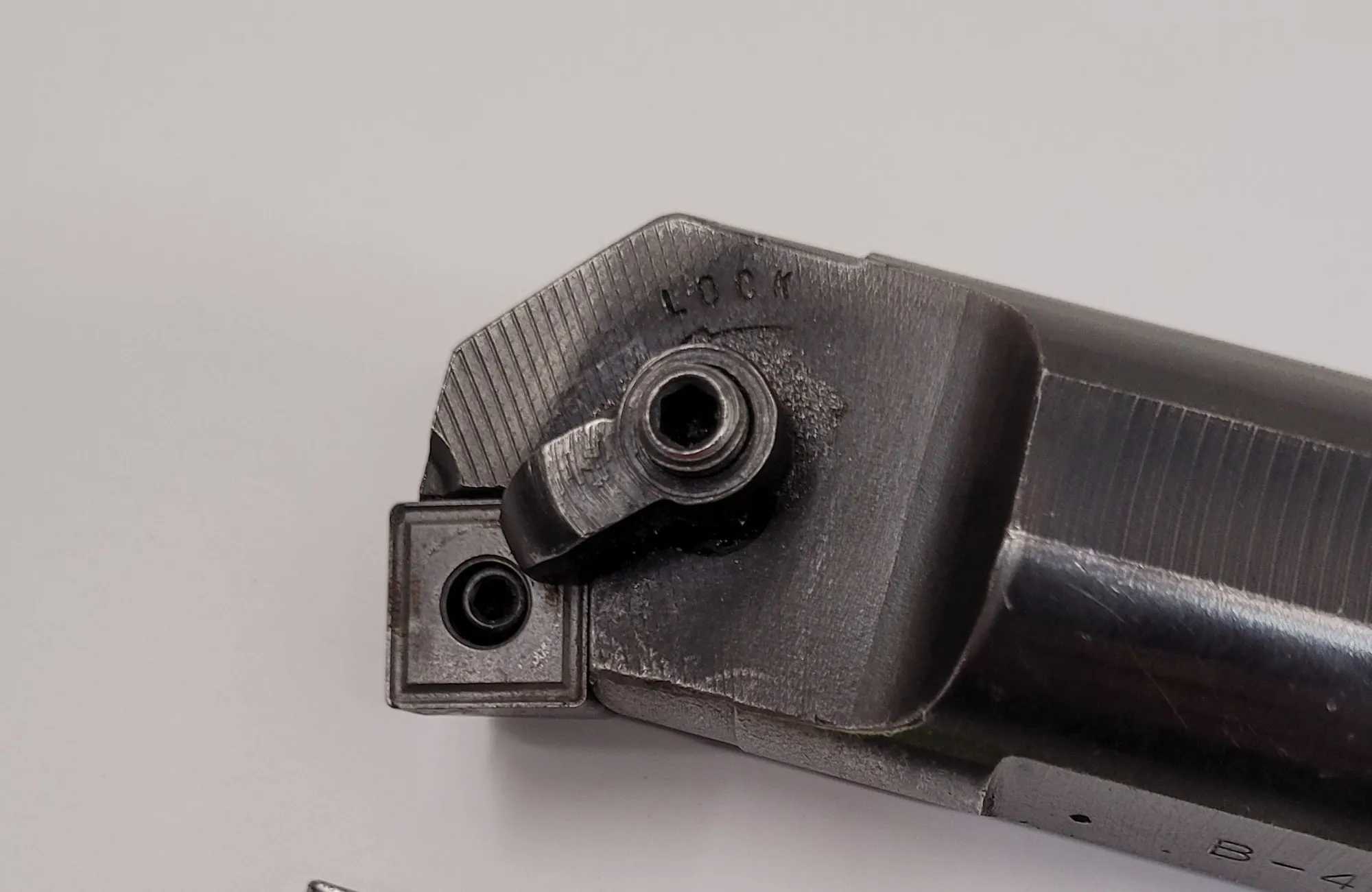 KENNAMETAL BORING BAR B-41-10 (8.5IN OVERALL LENGTH, 1.25” SHANK DIAMETER) - MACHINING TOOLING & PARTS