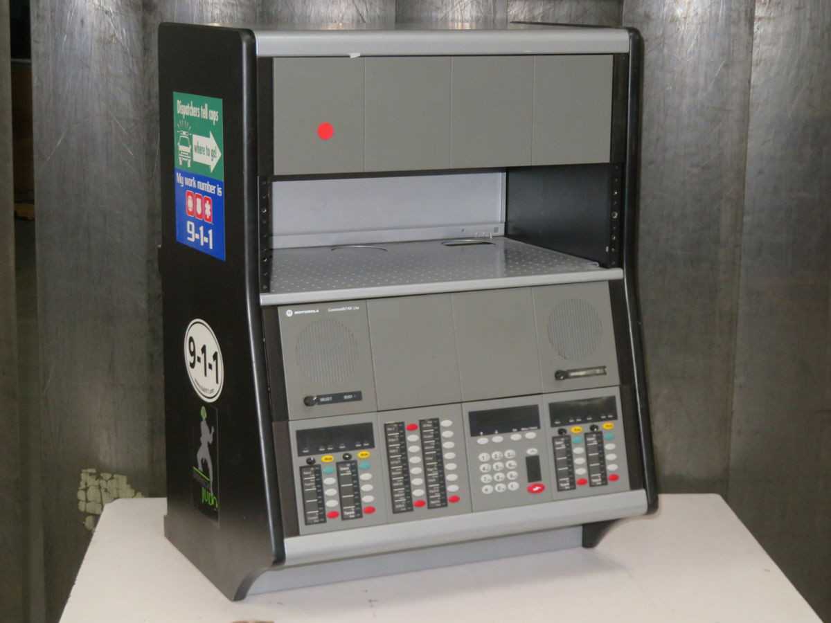 MOTOROLA COMMANDSTAR LITE DISPATCH CONSOLE T265391 - TELECOMMUNICATION