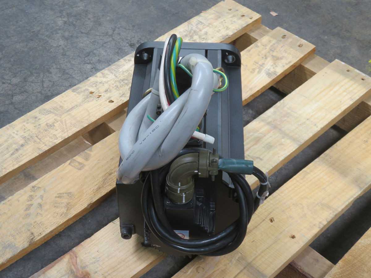 Yaskawa SGMG-75V 6V-FJ11 Servo Motor, 7.5 kW Power, 1500 RPM Speed, 47.7 NM Torque, 8192 P/R - SERVO