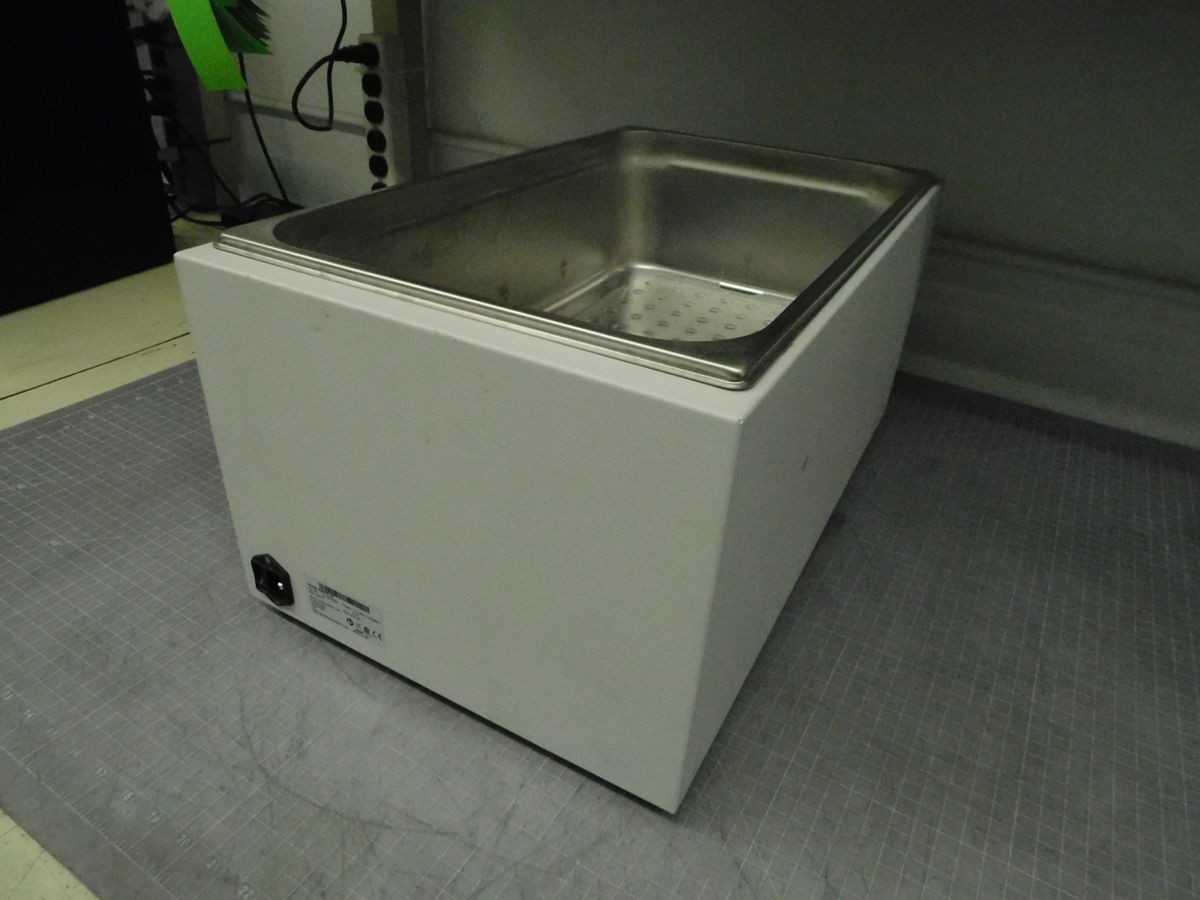 Grant SAP18 US Heating Water Bath 13 Ltr - LAB & SCIENTIFIC