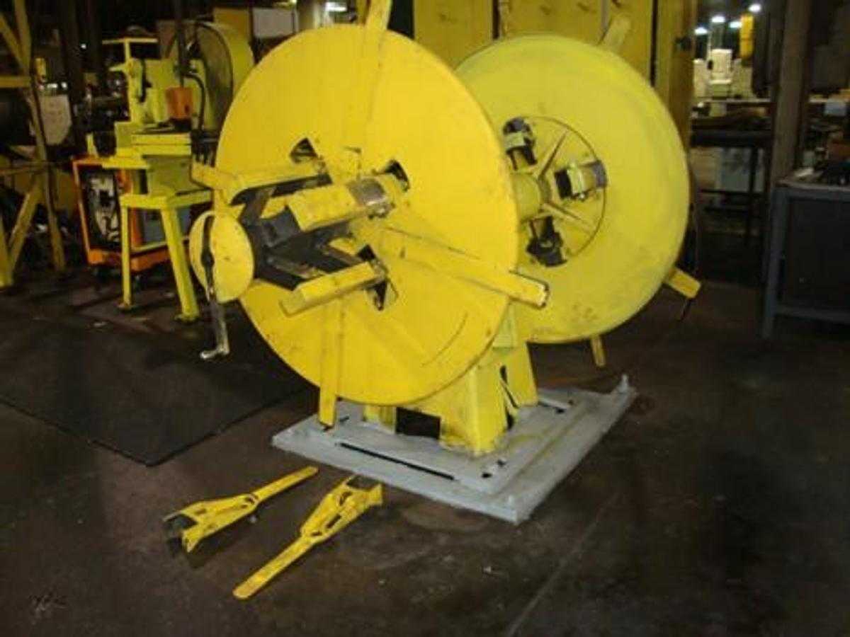 1980 YODER M2-2 1/2 INDUCTION TUBE MILL LINE, 100 FPM, YODER 6-STAND ROUGHING, 4-STAND SIZING - METAL FABRICATION