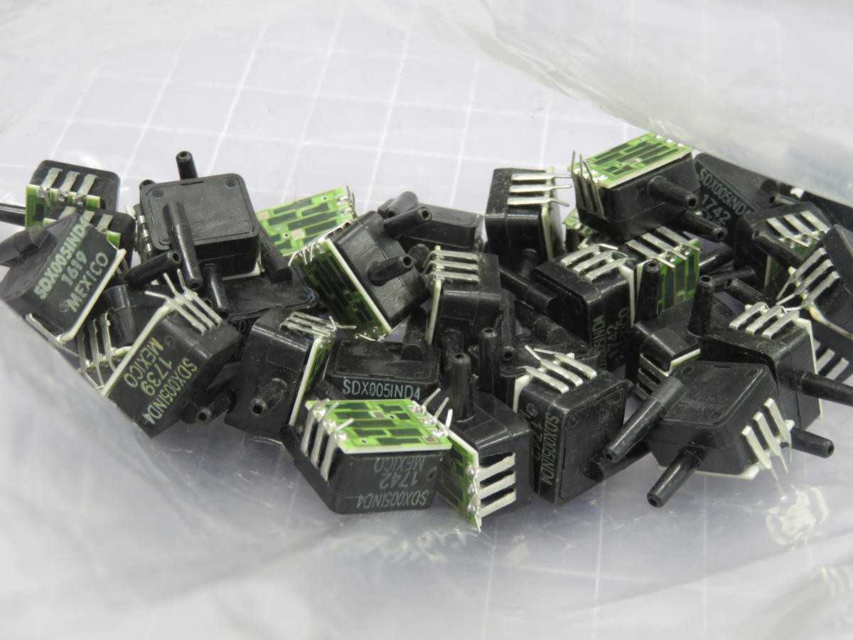 LOT OF 35 HONEYWELL SDX005IND4 PRESSURE SENSOR/TRANSDUCER - SENSORS