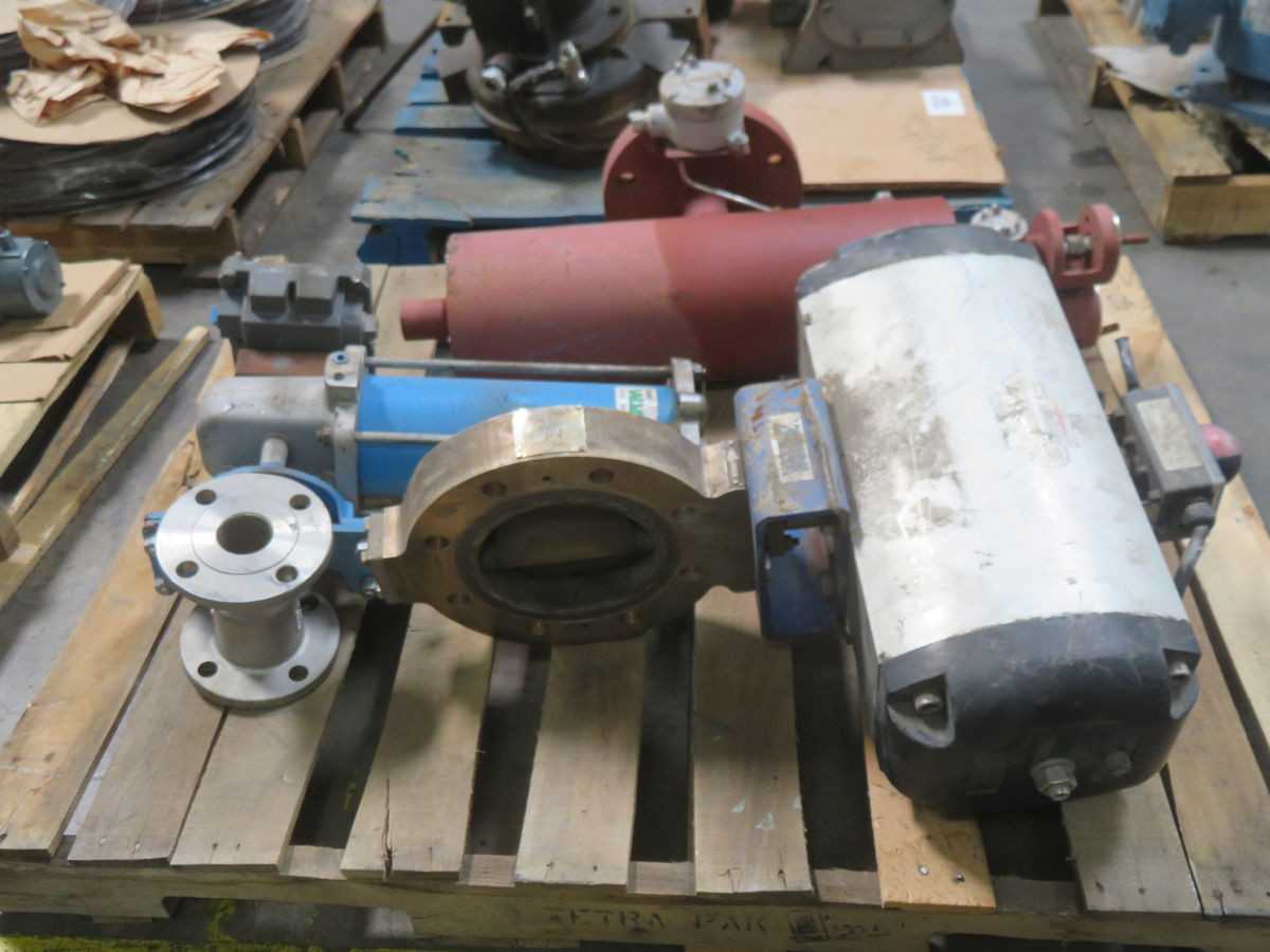 Lot Of 3 Mixed Industrial Valves T267538 - Great Condition - VALVES