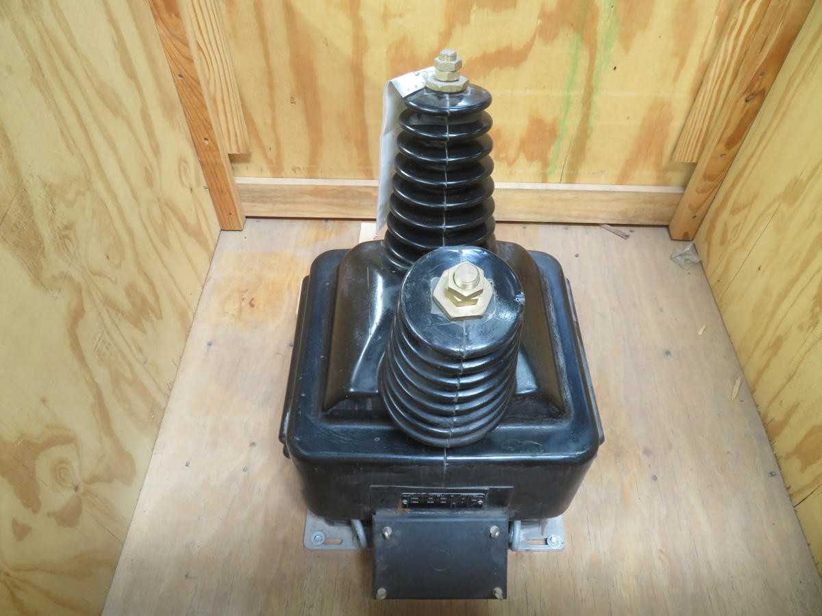 ABB VIZZ-15 VOLTAGE TRANSFORMER, 2400 V PRI, 120 V SEC, 200:1 RATIO - POWER TRANSFORMERS