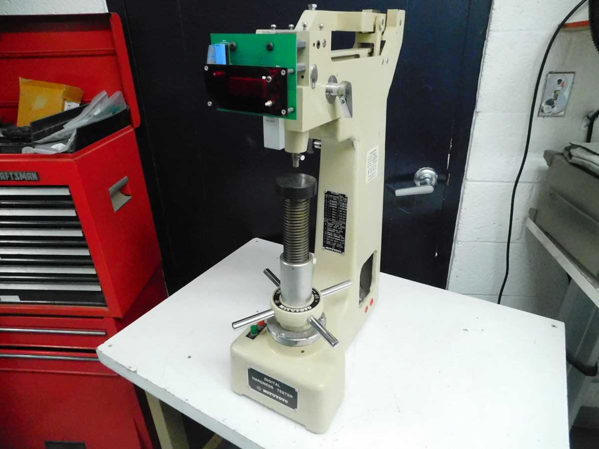 MITUTOYO 940-142 HARDNESS TESTER - HARDNESS TESTERS