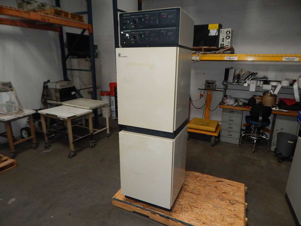 FORMA SCIENTIFIC 3326 S/N 35165- 6197 WATER JACKETED DUAL STACKED INCUBATOR - LAB & SCIENTIFIC