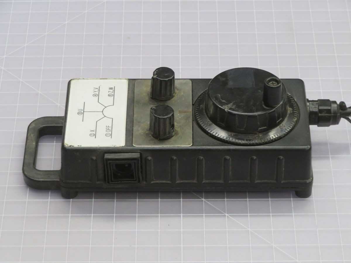 TOSOKU HM MANUAL PULSE GENERATOR T262853 - OPERATOR CONTROLS