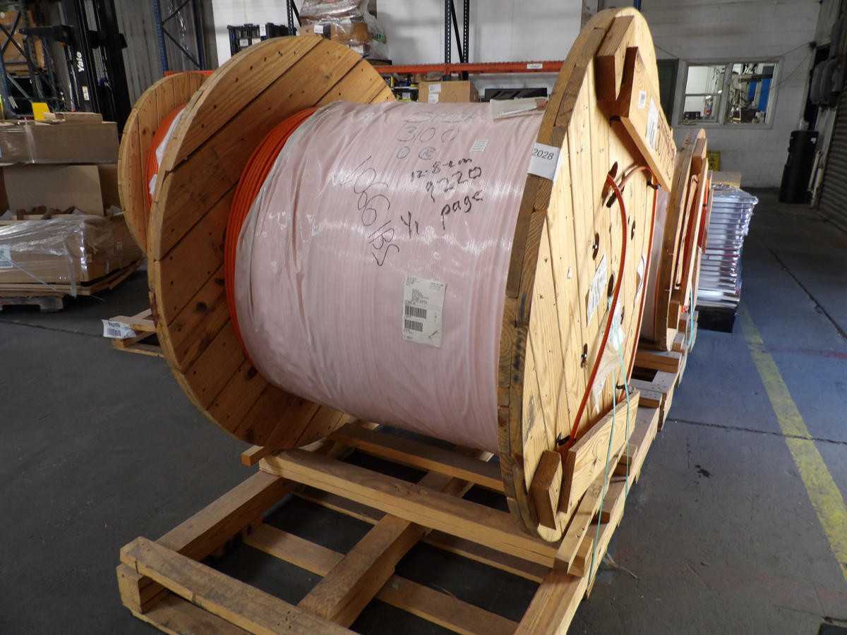 CORNING 012K81-33130-A1 MULTI MODE FIBER OPTIC CABLE, 12 FIBER, 62.5/125ΜM CORE/CLAD - FIBER OPTIC CABLE
