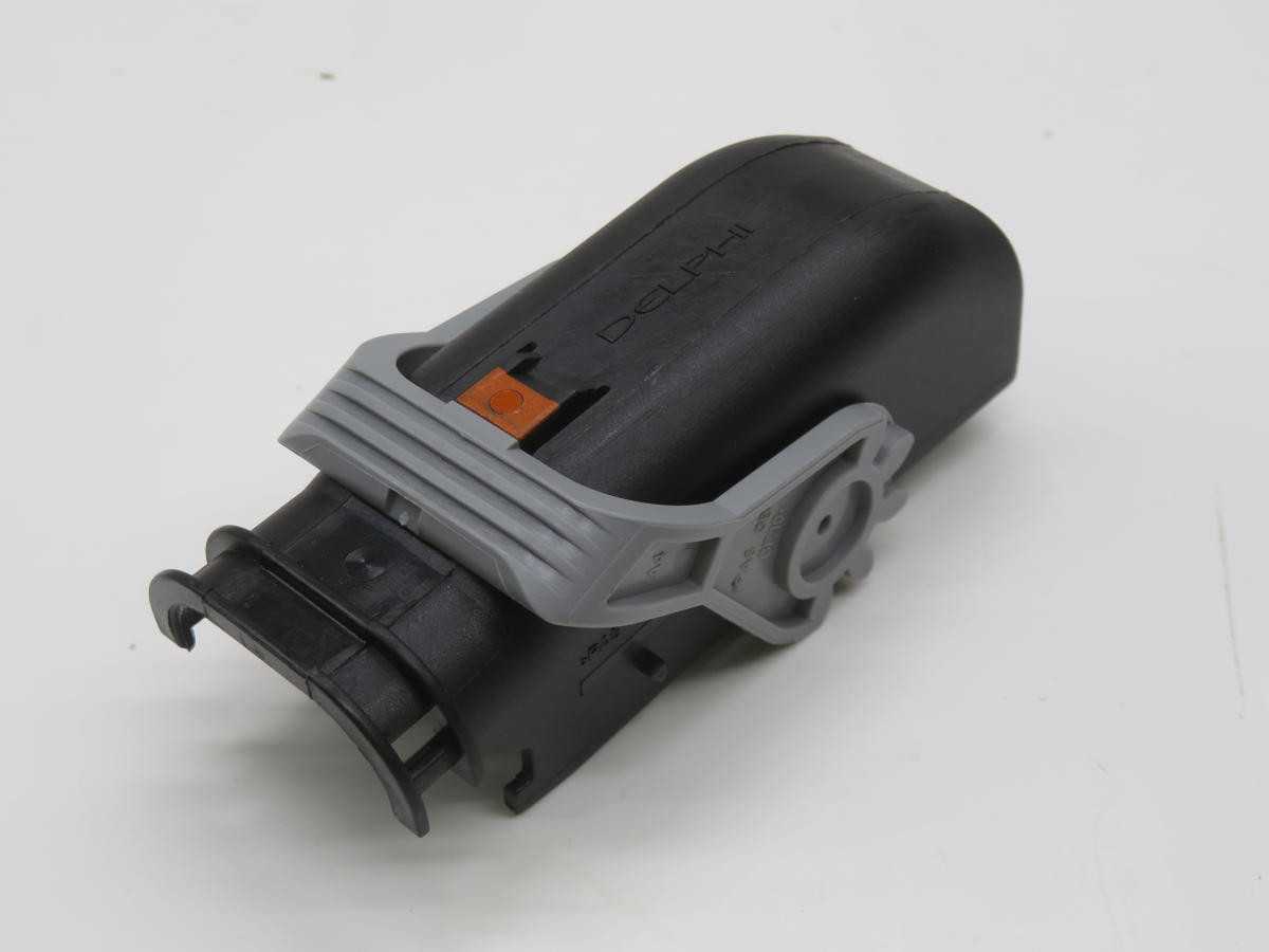 Lot of 200 Delphi 13964580 Automotive Connectors Cover - WORK POSITIONING