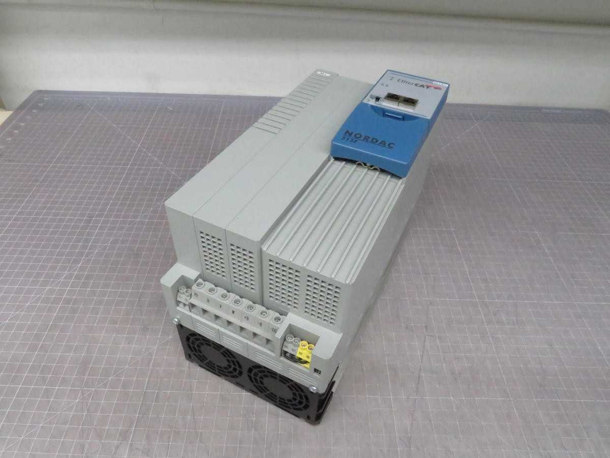 NORDAC SK 515E-112-340-A INVERTER, 480 VAC INPUT, 15 HP OUTPUT, 23.0 A OUTPUT, 0-400 HZ OUTPUT, IP55 - GEARMOTOR