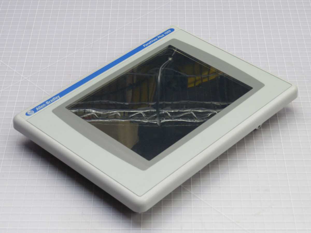ALLEN BRADLEY 2711P-RDT10CM CONTROL PANELS INTERFACES, 10.4 INCH DISPLAY, 640X480 RES - OPERATOR INTERFACE PANELS
