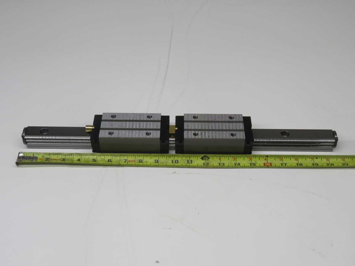 LOT OF 2 NSK LA300510BNC2-01P43 LA300510BNC2-02P43 PAIR OF RAILS T267573 - POWER TRANSMISSION