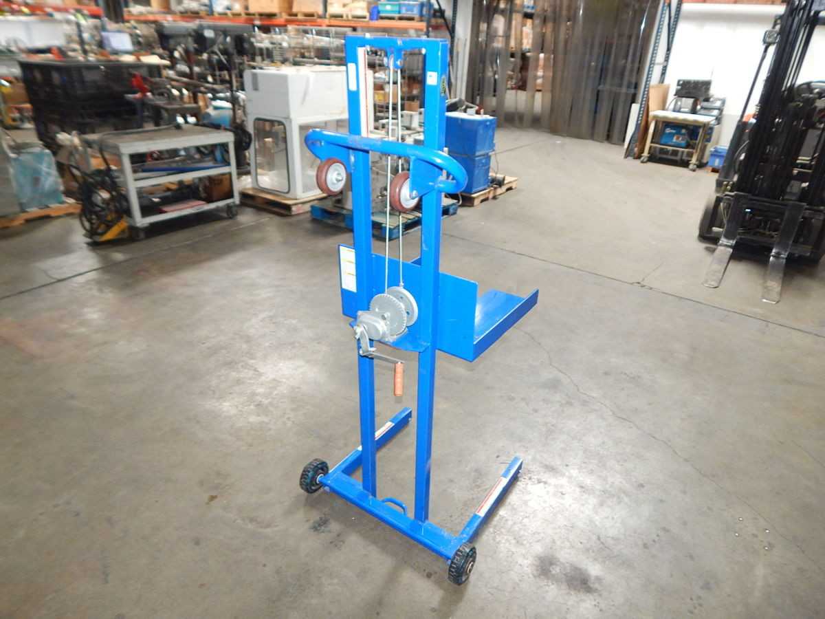 Vestil Manufacturing Corp LLPW-500-FW Load Lift With Winch And Fixed Wheels - LIFT CART