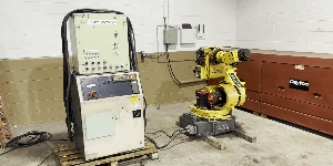 2003 FANUC R2000iA/165CF Robot, 165kg Payload, 1429mm Reach, RJ3iB Controller - ARTICULATED ROBOTS