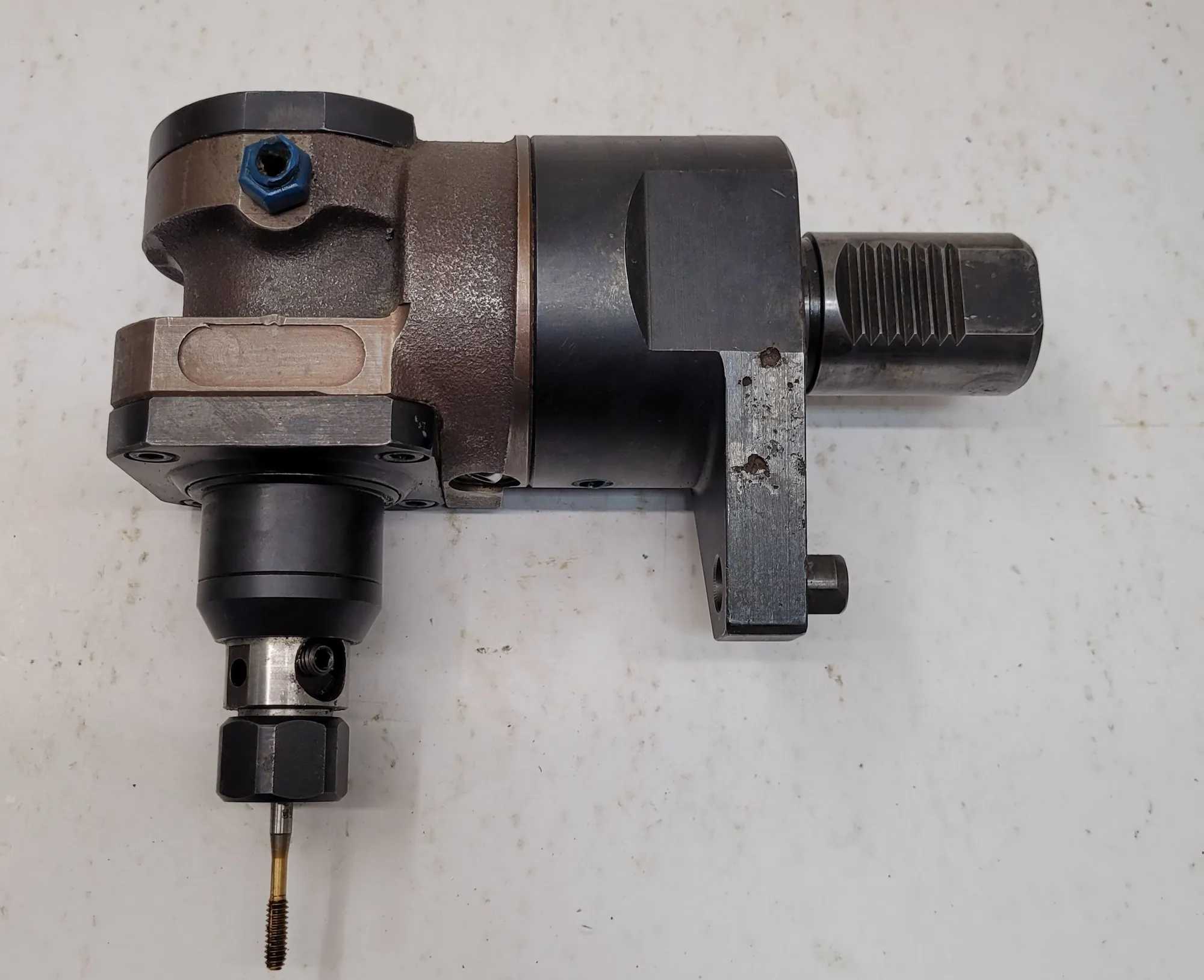 MAZAK VDI 40 RIGHT ANGLE LIVE TOOL HOLDER 8-3/4” OAL, 6-3/4” WIDTH - MACHINE TOOLING