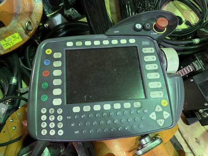 2006 KUKA Kr 6 Arc Robot - 6kg Payload, 1611mm Reach, KRC2 ED05 - ARTICULATED ROBOTS