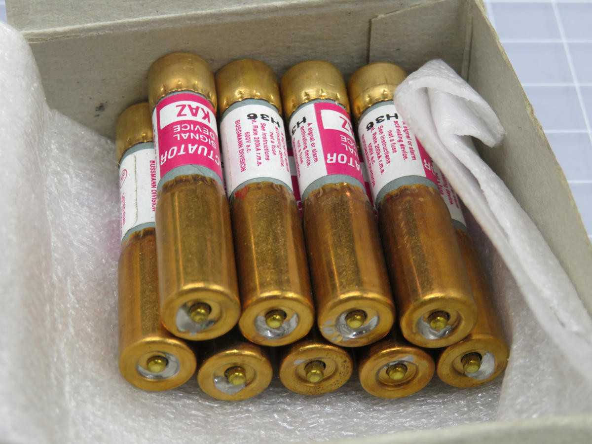 Lot of 19 Bussmann Kaz Actuator Signal Device - FUSES
